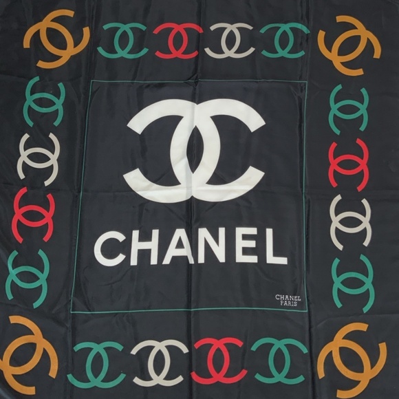 Vintage Chanel Silk Scarf with Interlocking CC Logo - Made in Paris (B103) - Picture 1 of 4